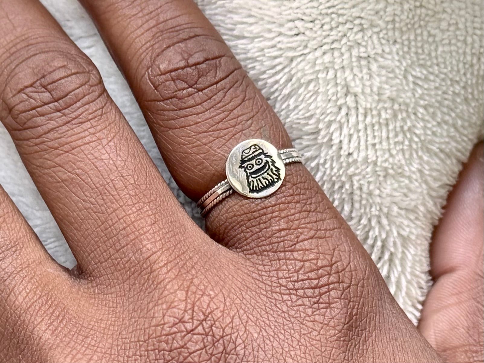 Gritty Engraved Triband Ring | Philadelphia Flyers Sterling Silver Jewelry Pretty Weird
