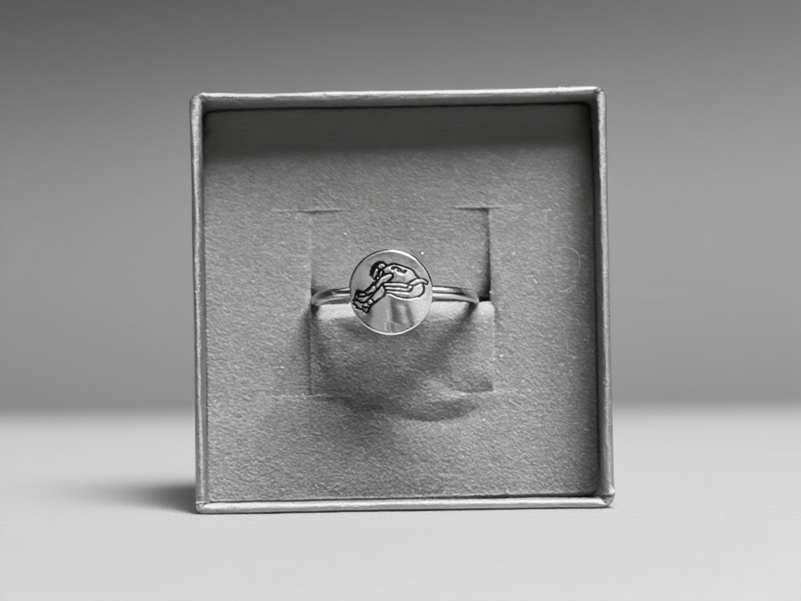 Minimalist Saquon Hurdle Ring