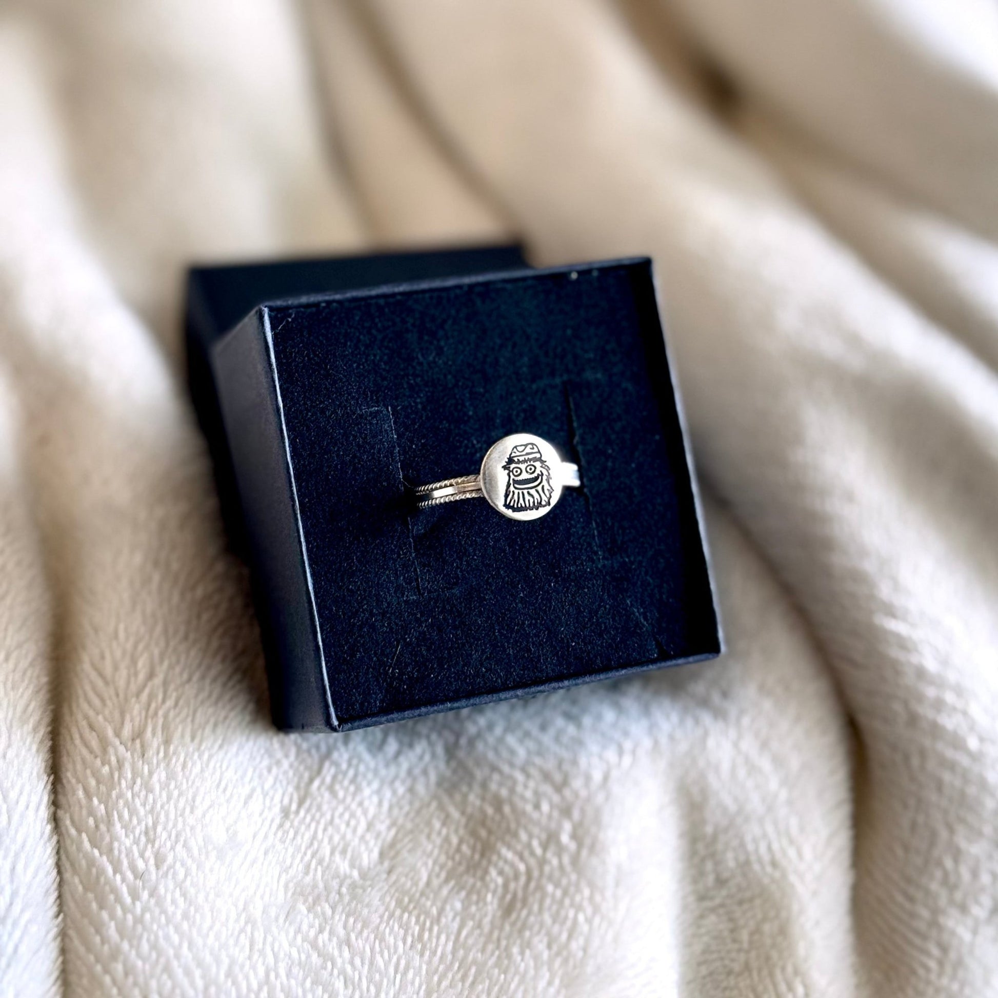 Gritty Engraved Triband Ring | Philadelphia Flyers Sterling Silver Jewelry Pretty Weird