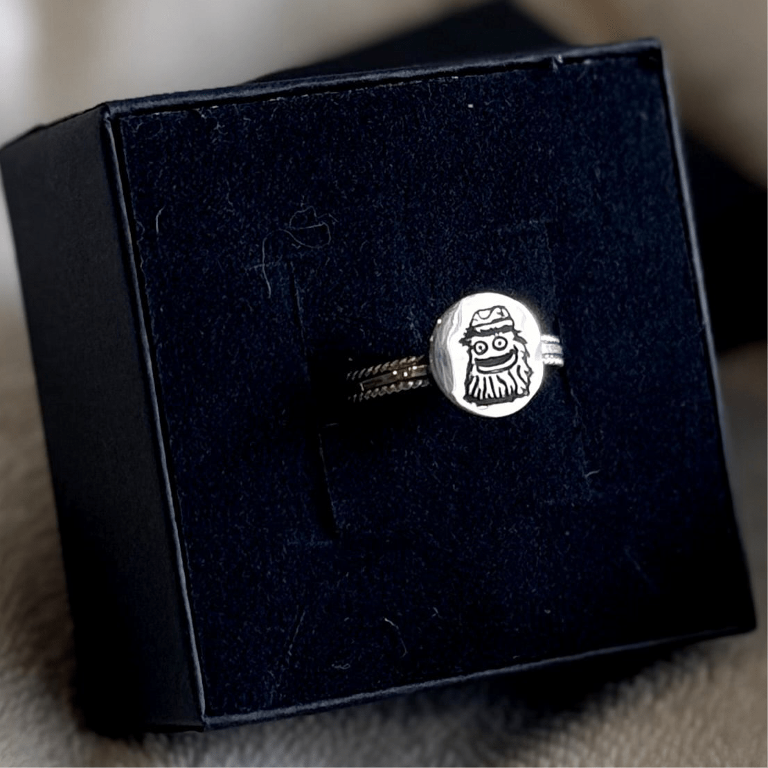 Gritty Engraved Triband Ring | Philadelphia Flyers Sterling Silver Jewelry Pretty Weird