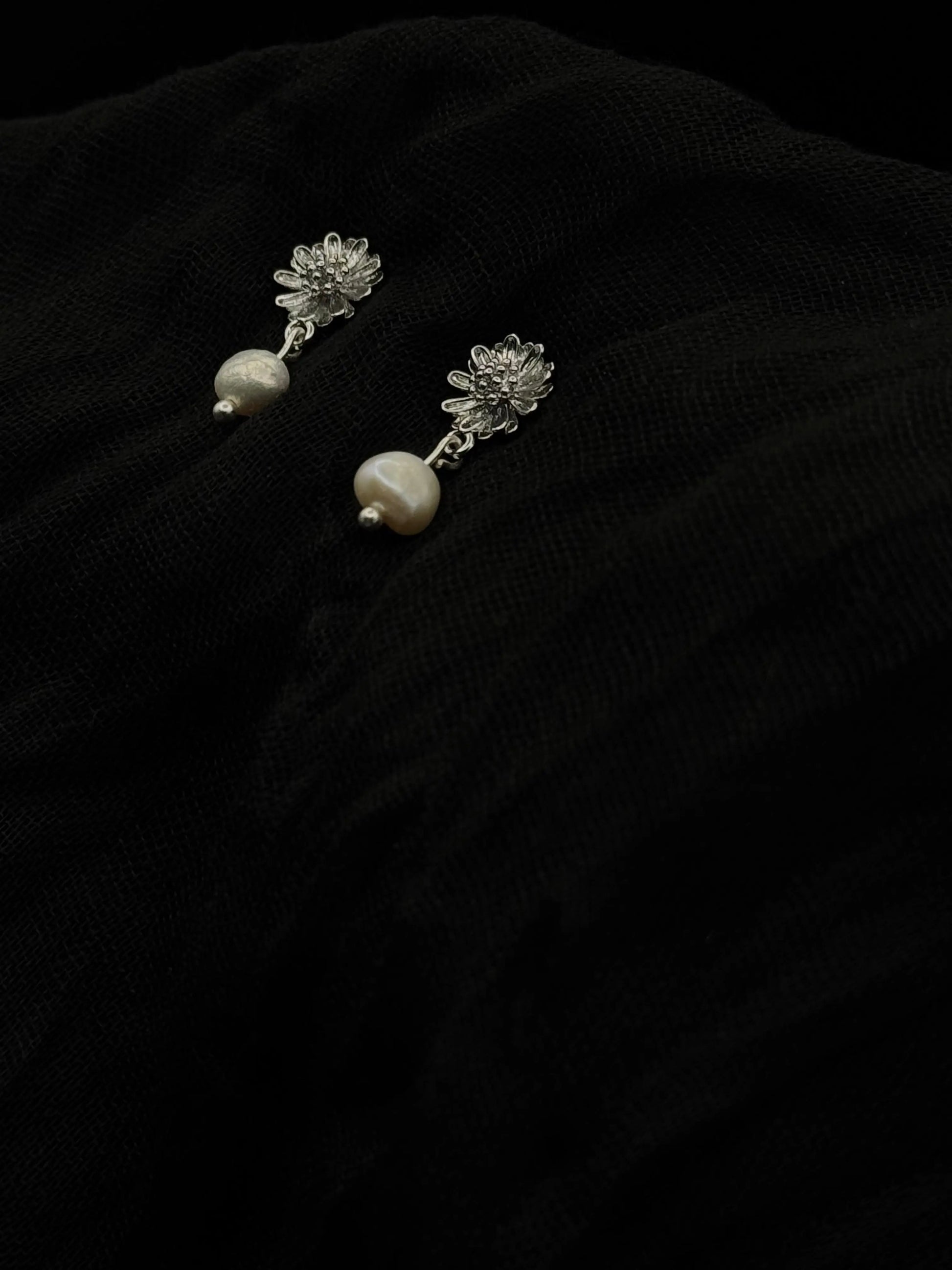 Pearl Flower Dangle Earring - Pretty Weird