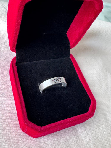 Silver Silly Phillies Phanatic Band Ring – Hand Engraved 4mm Flat Philadelphia Phillies Mascot Ring Pretty Weird