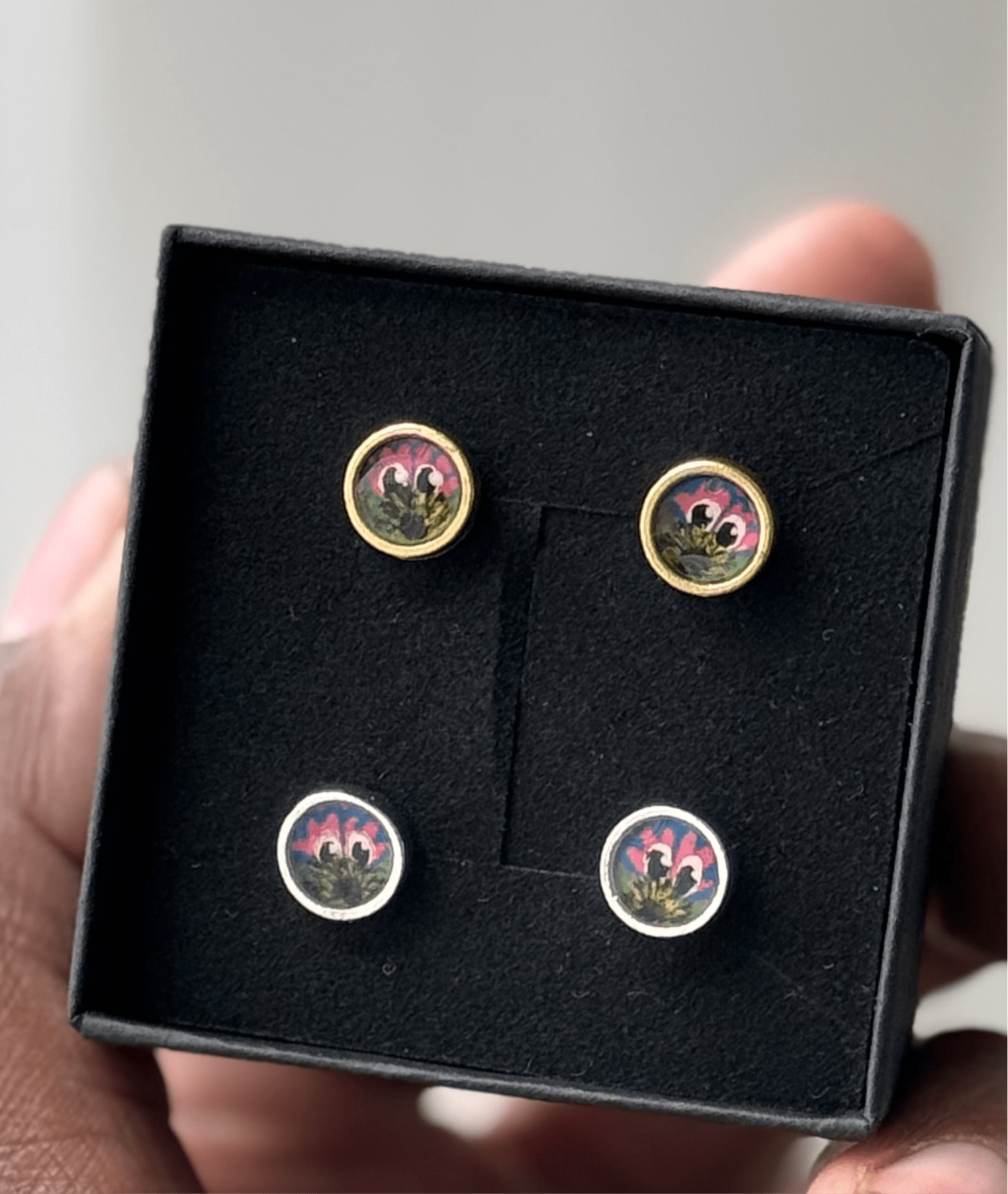 Hand-Painted Phanatic Stud Earrings – 6mm