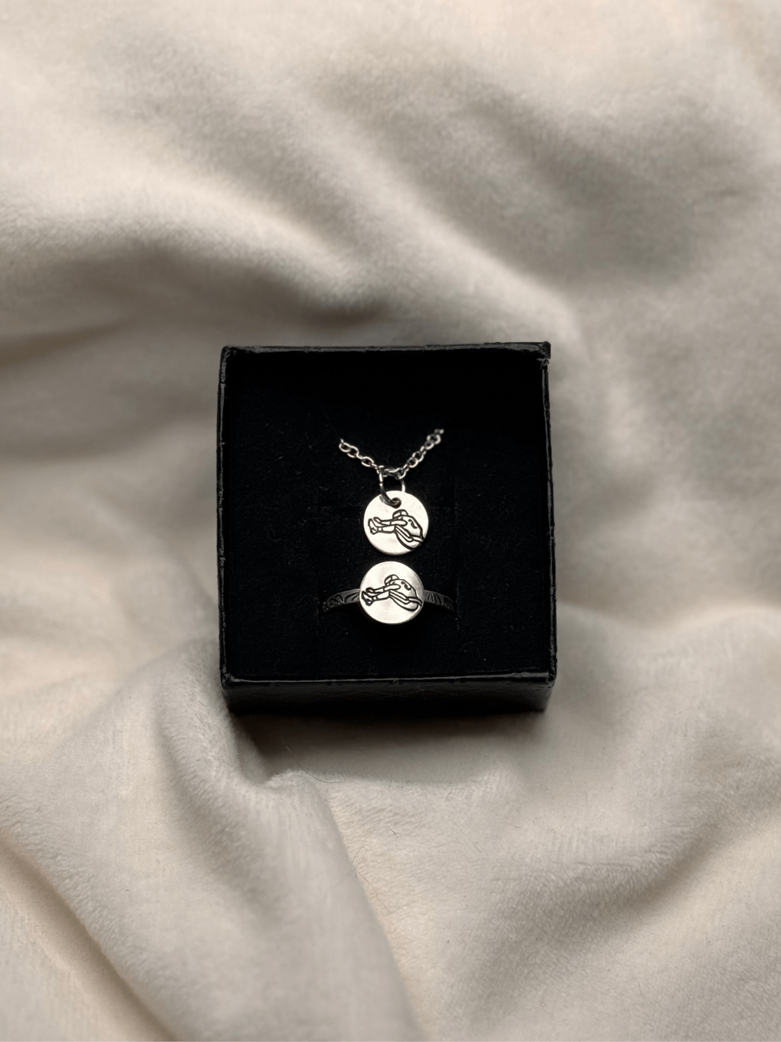 Saquon Hurdle Ring & Necklace Set