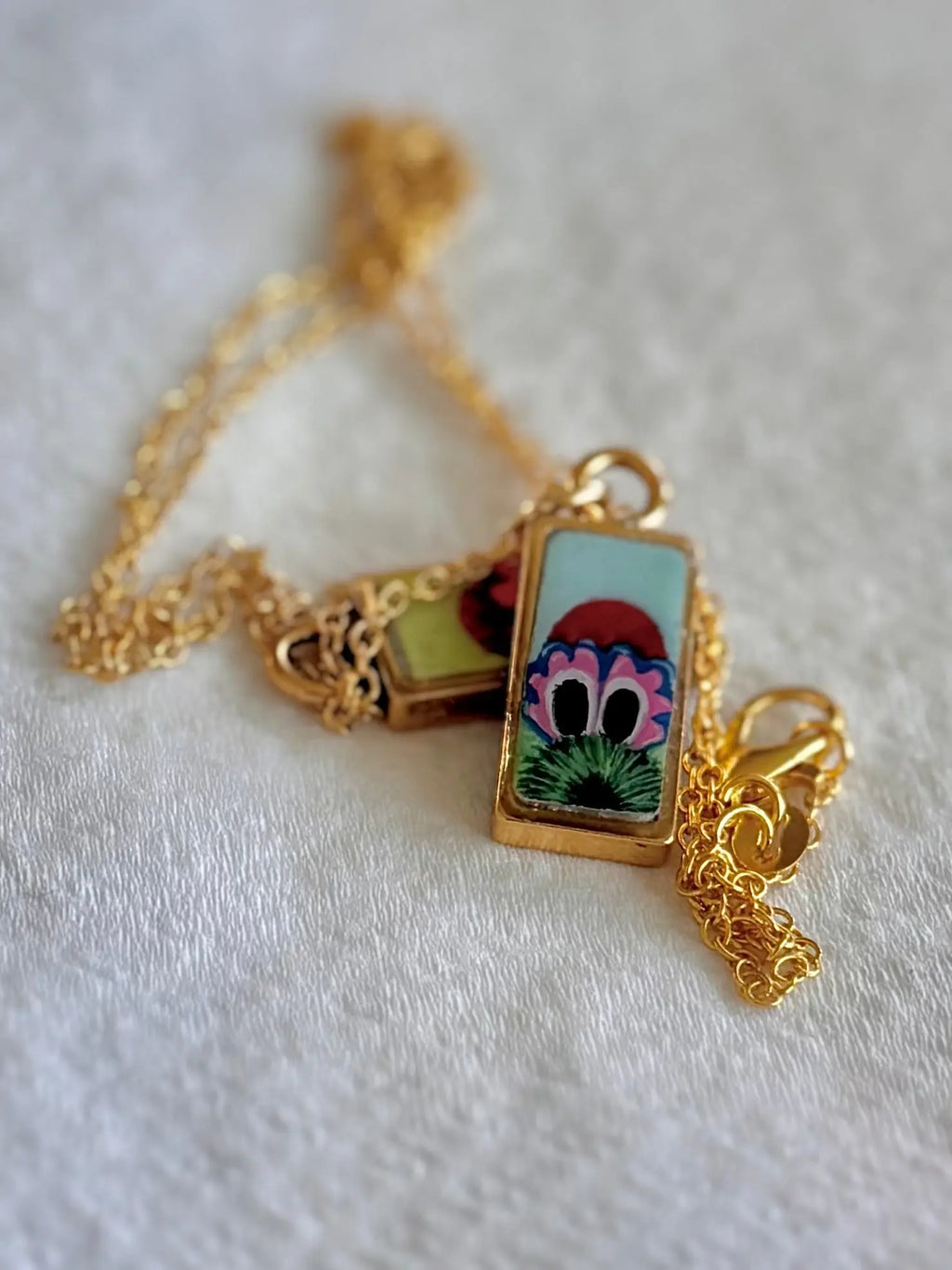 Hand-Painted Peeking Phanatic | Limited Left - Pretty Weird