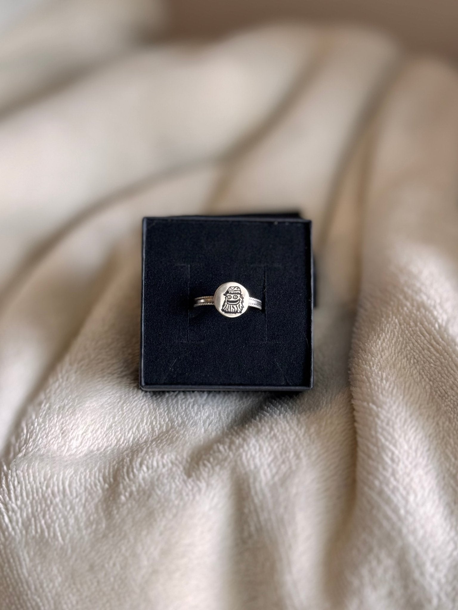 Gritty Engraved Triband Ring | Philadelphia Flyers Sterling Silver Jewelry Pretty Weird