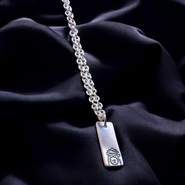 Sterling Silver Engraved Peeking Phanatic