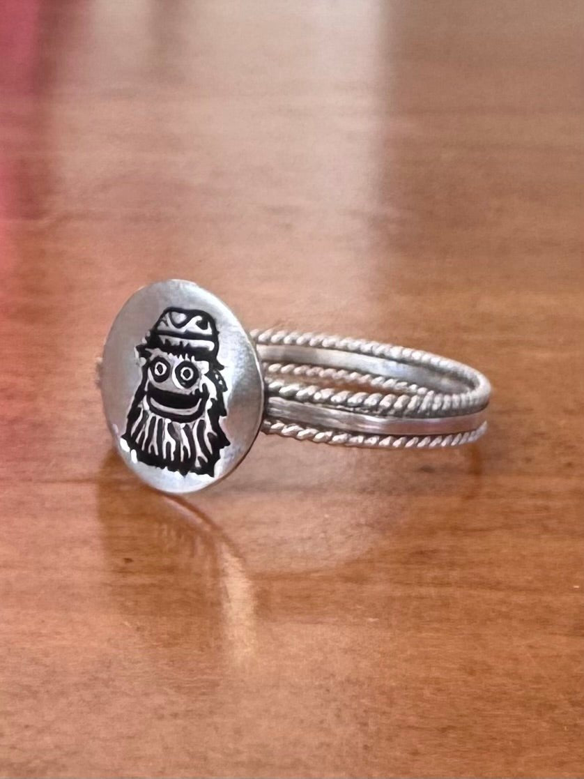 Gritty Engraved Triband Ring | Philadelphia Flyers Sterling Silver Jewelry Pretty Weird
