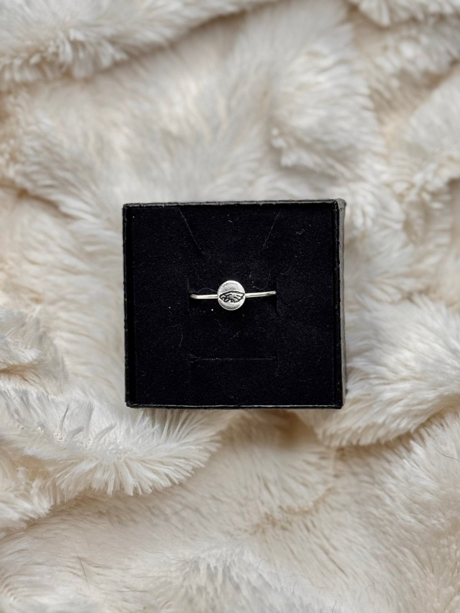 Minimal Eagles Logo Ring & Necklace Set