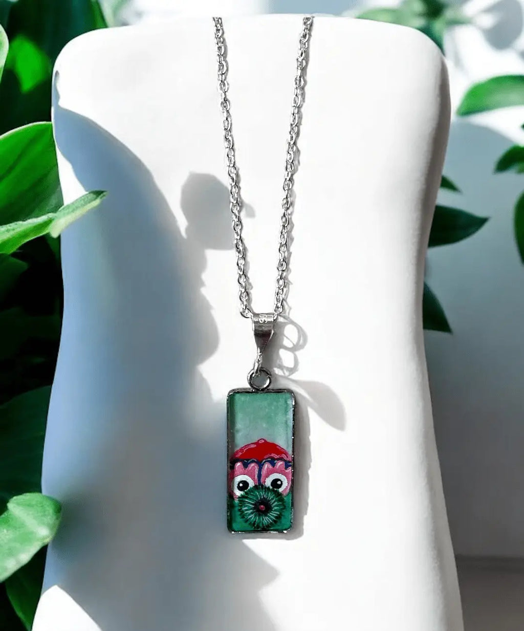 Large Peeking Phanatic Pendant Necklace - Pretty Weird