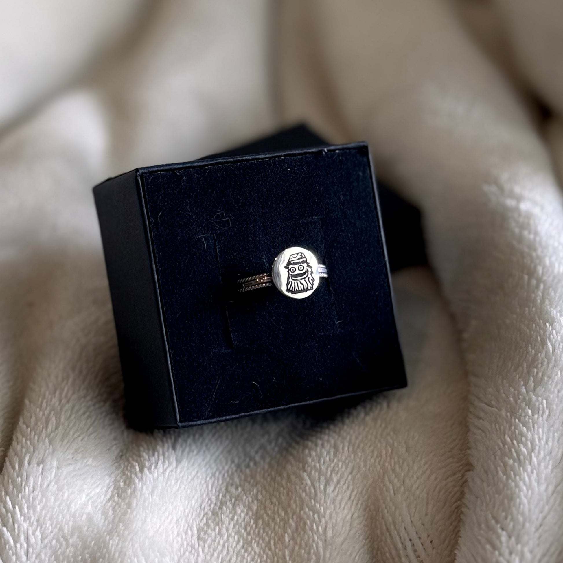 Gritty Engraved Triband Ring | Philadelphia Flyers Sterling Silver Jewelry Pretty Weird