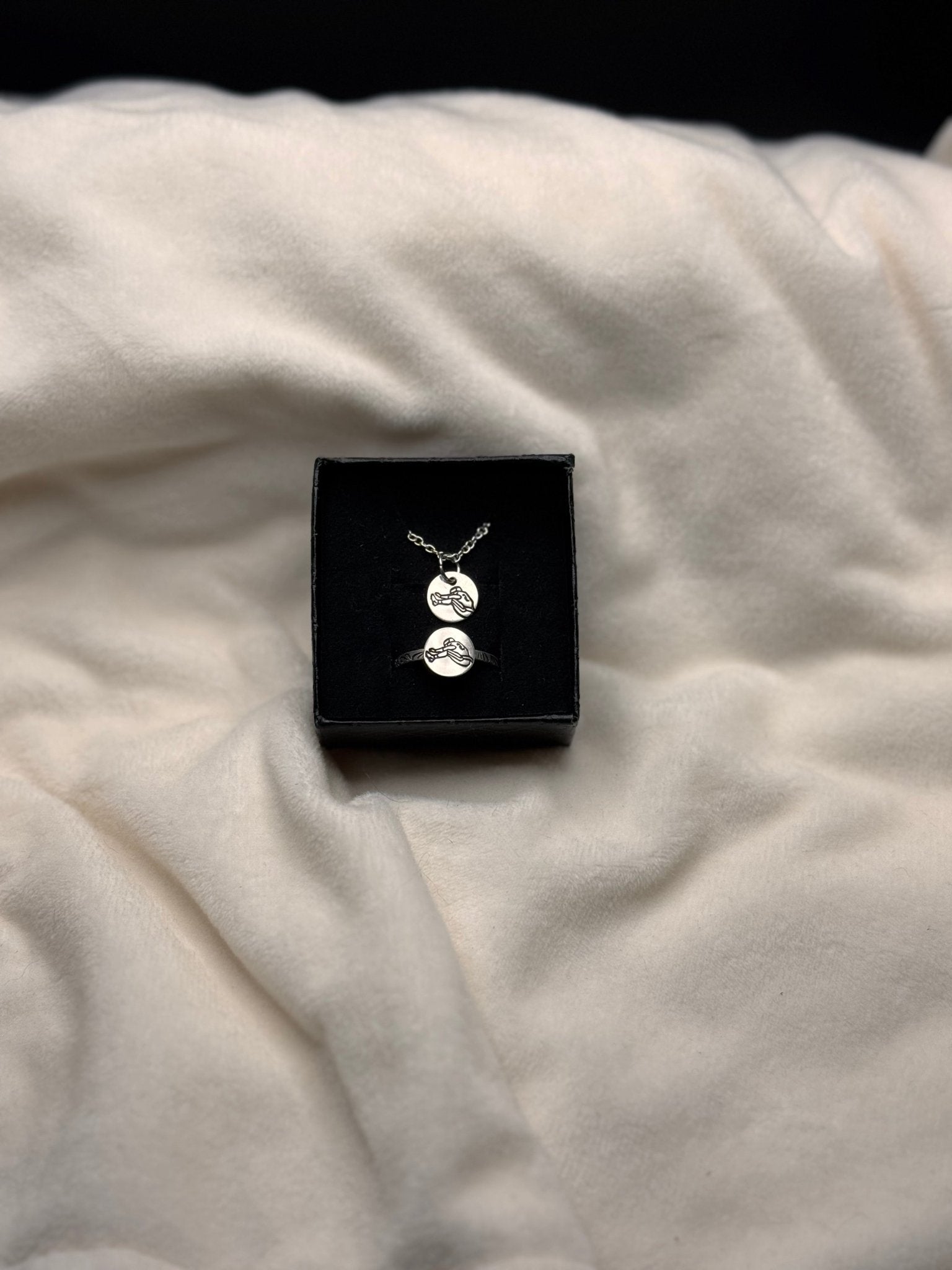 Saquon Hurdle Ring & Necklace Set