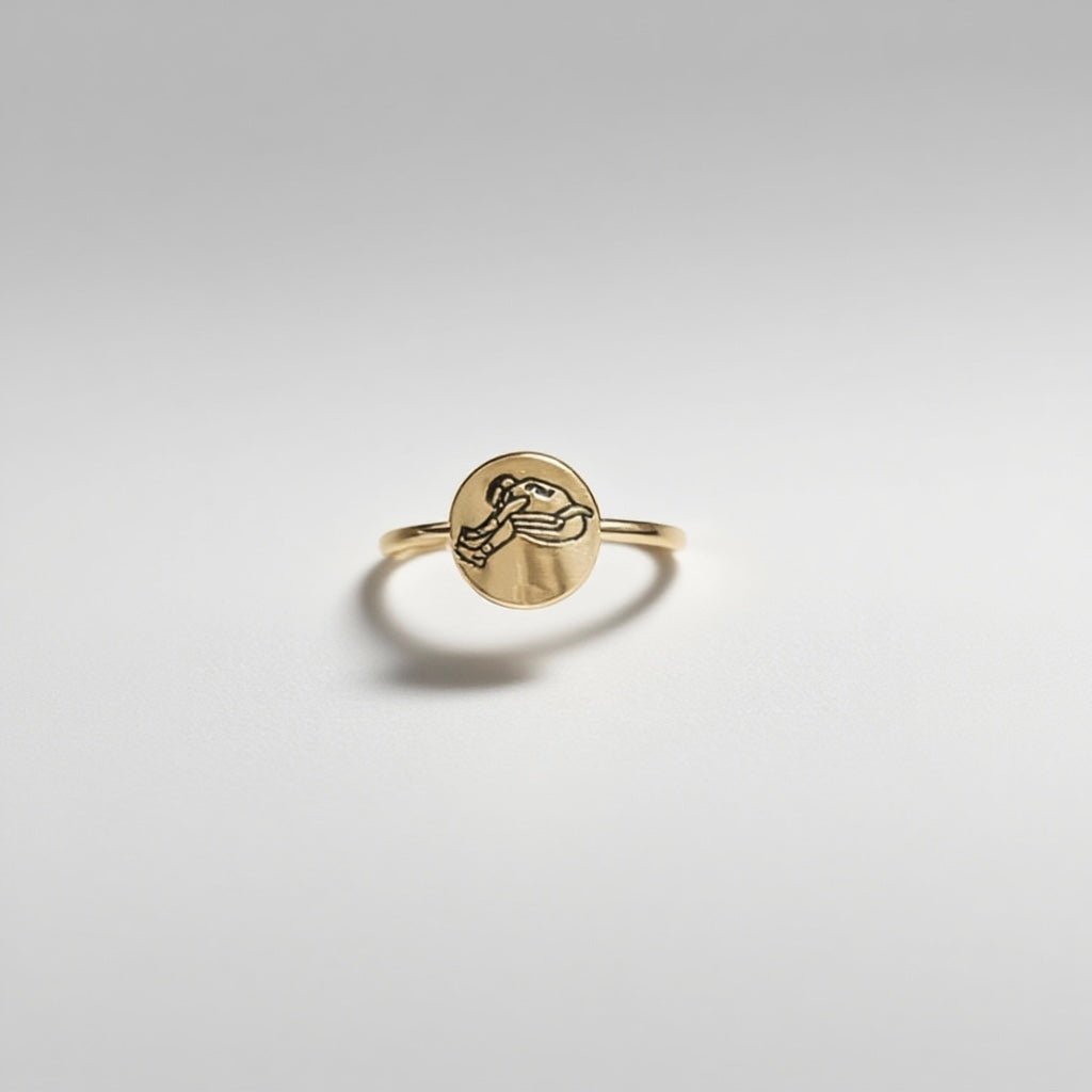 Gold Minimalist Saquon Hurdle Ring