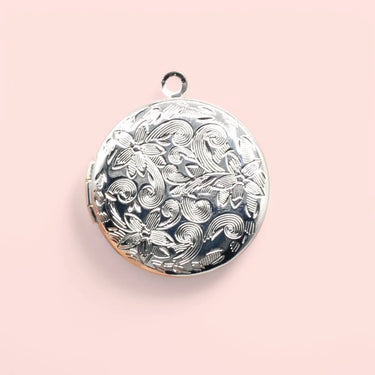 Phanatic Locket – Hand-Painted Philly Keepsake (Limited Edition) - Pretty Weird
