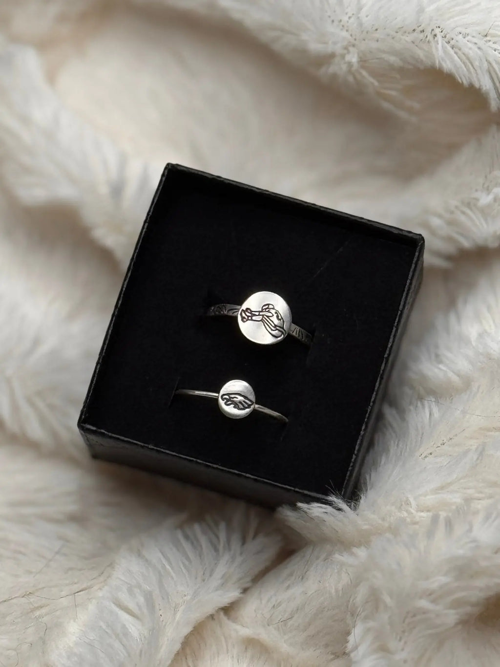 Minimalist Sterling Silver Eagles Pendant Ring – 6mm Circle with Engraved Philadelphia Eagles Logo Pretty Weird