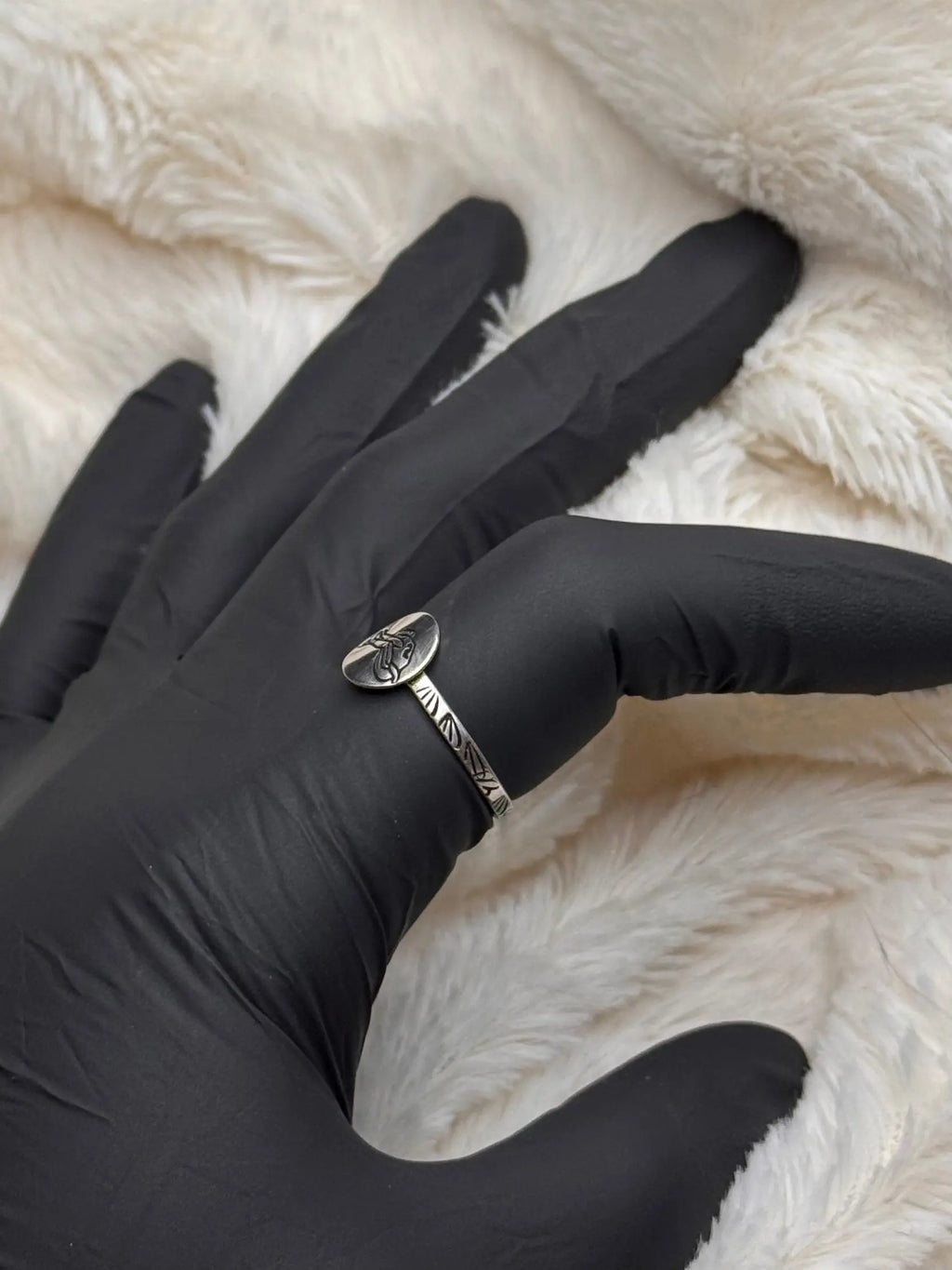 Saquon Hurdle Ring & Necklace Set Pretty Weird