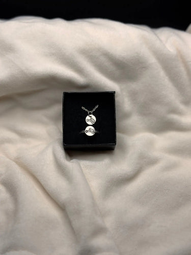 Saquon Hurdle Ring & Necklace Set Pretty Weird